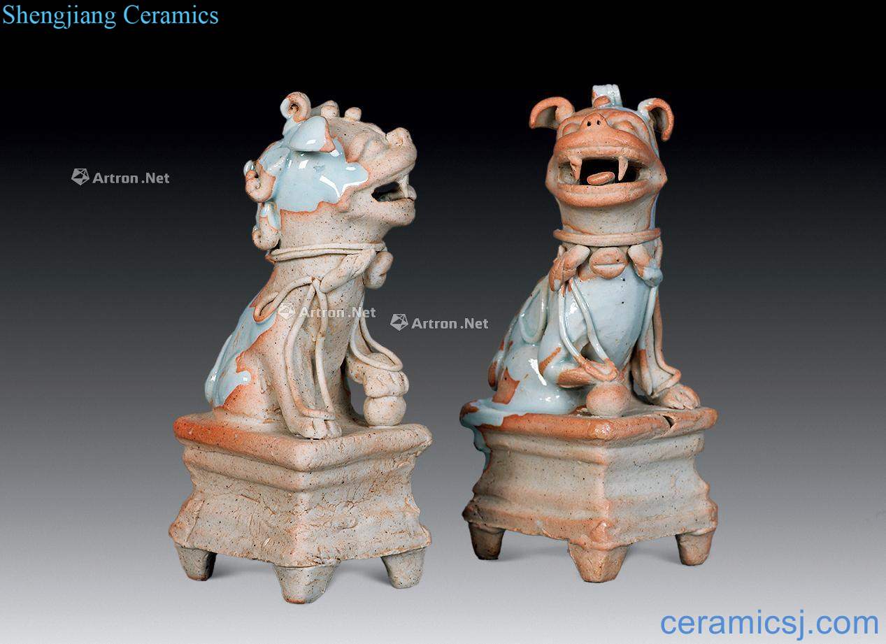 yuan Blue white porcelain lions (a)