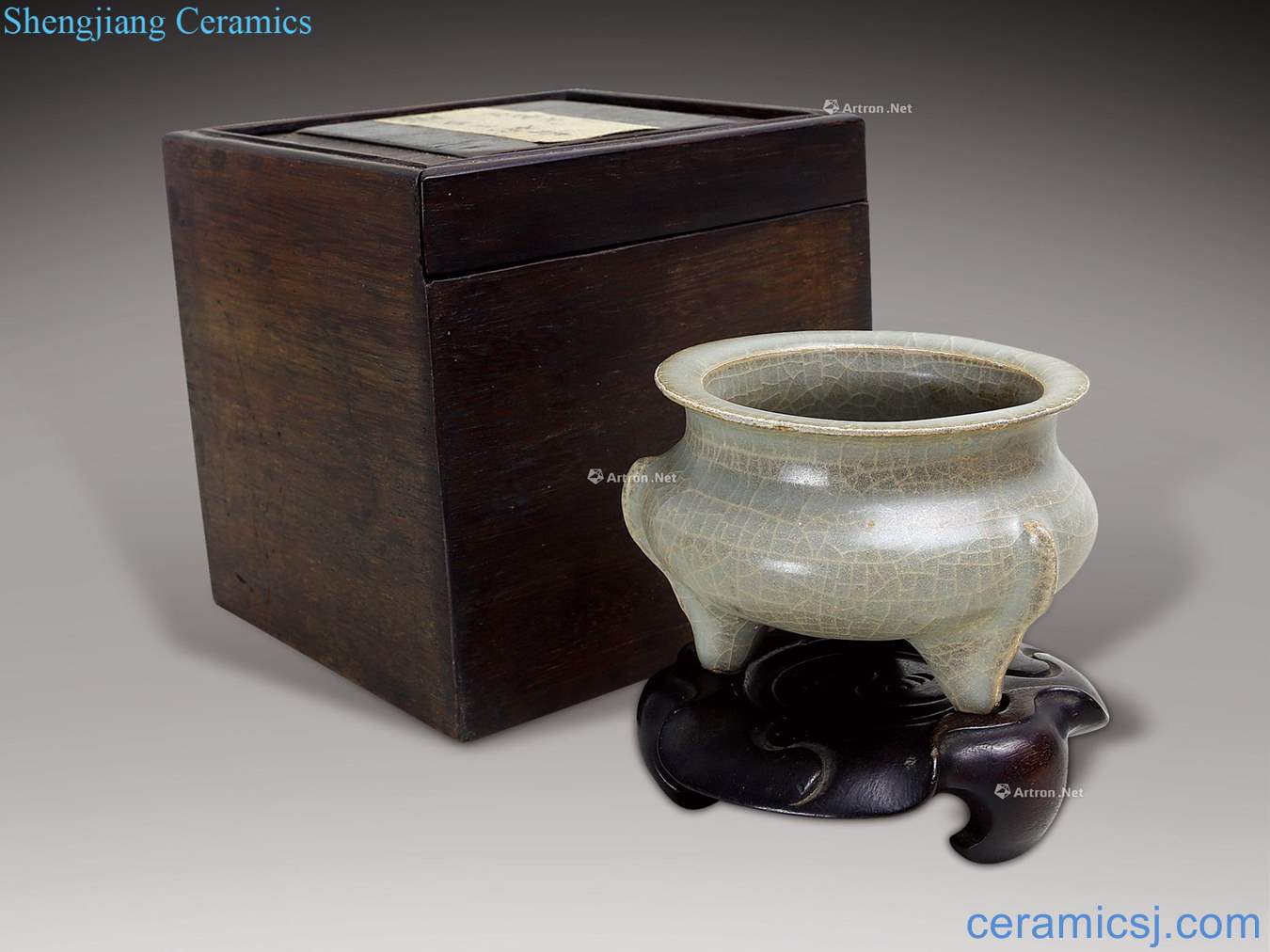 The song dynasty Kiln three-legged censer even the wooden bridge