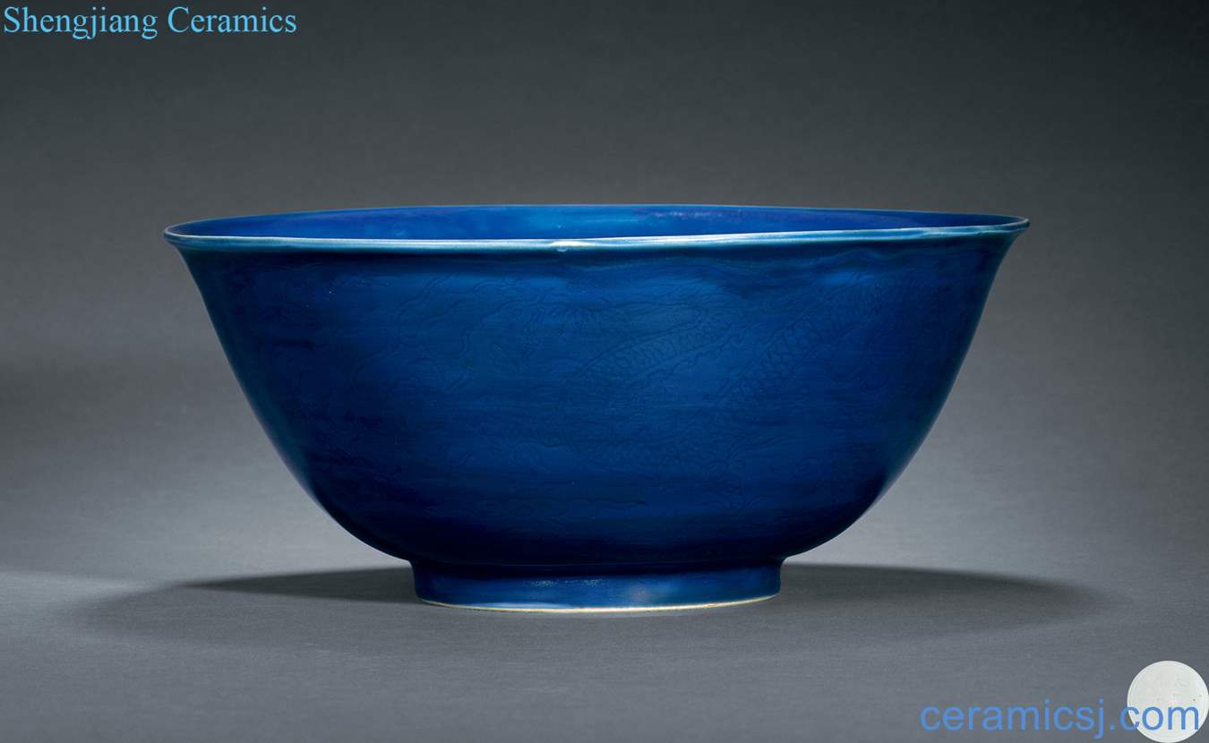 Ming wanli Dark blue glaze carved dragon bowl