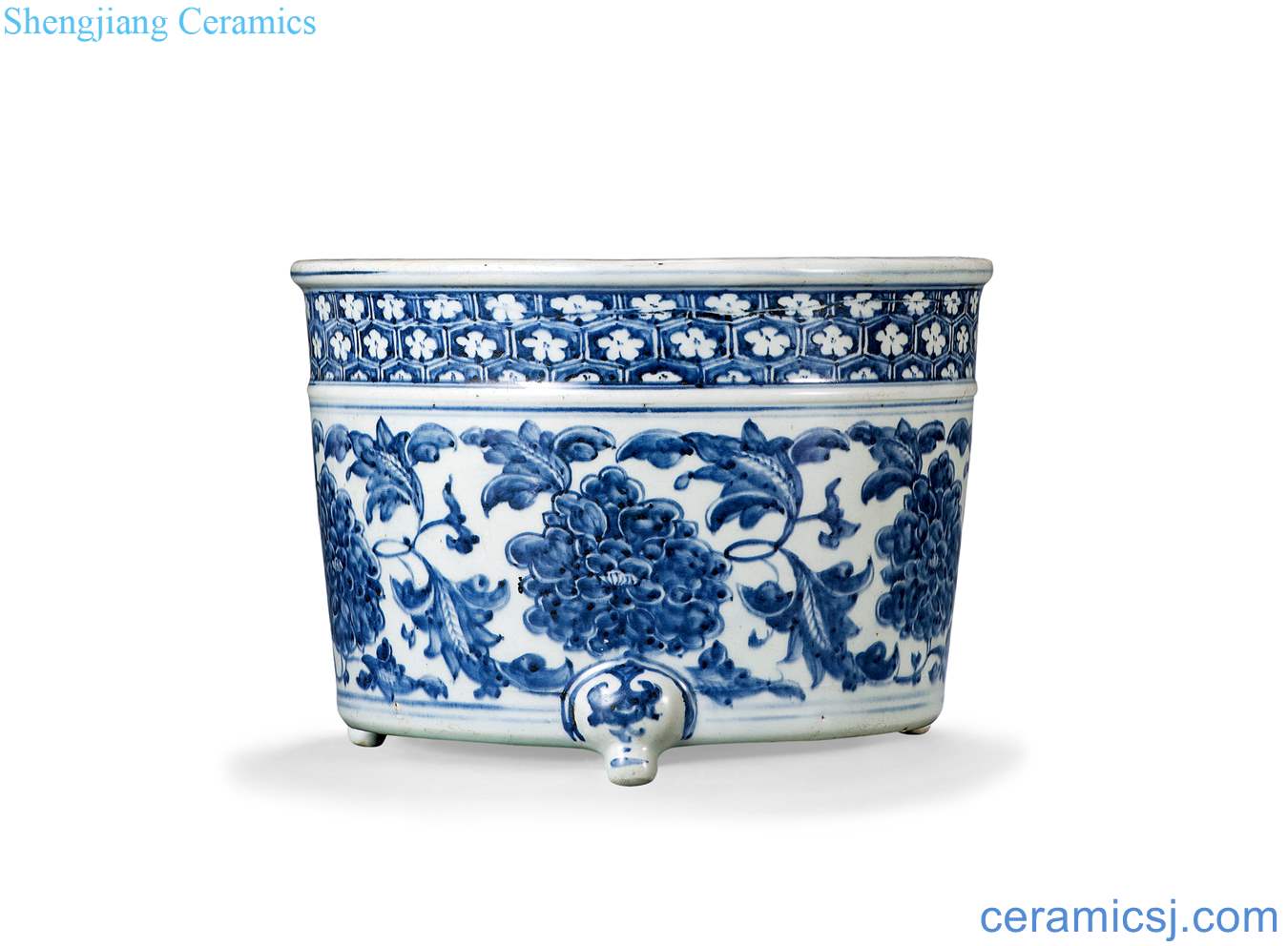 Ming dynasty Blue and white peony pattern furnace with three legs