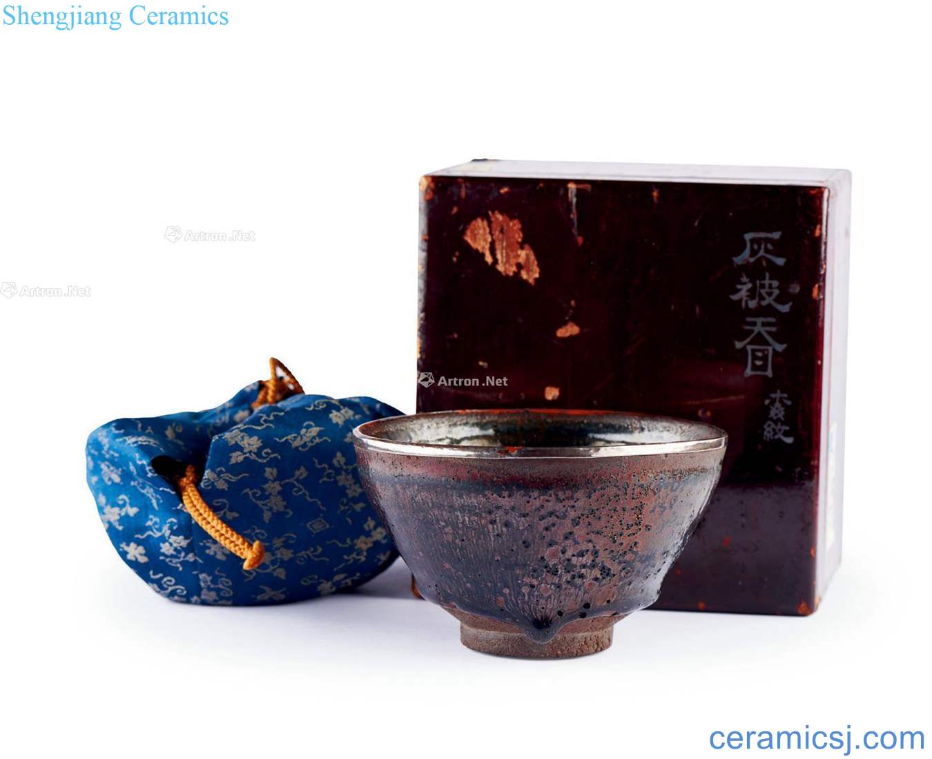 Song to build kilns fuels the "plum blossom" lines "TuHao" lamp that even the Japanese wooden box
