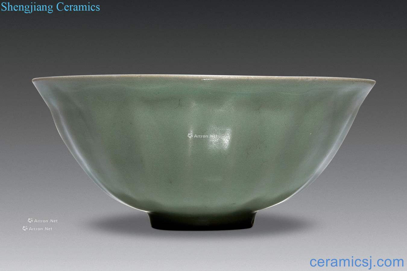 The southern song dynasty Longquan celadon lotus-shaped bowl