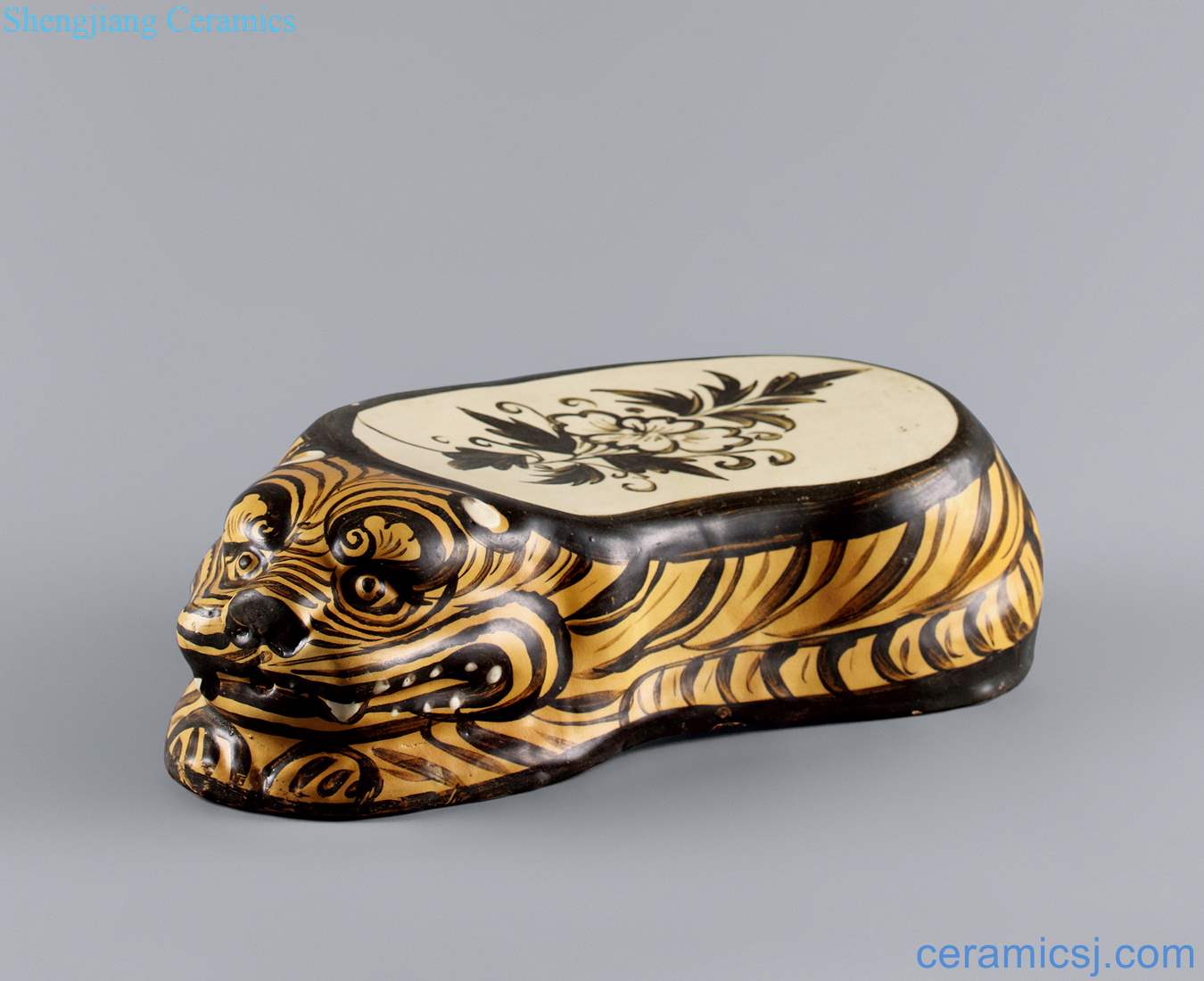 Gold (1115-1234), ochre color black tiger with pillow