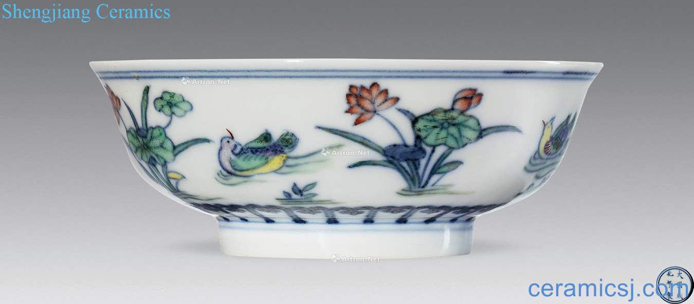 In the 18th century bucket color lotus lotus yuanyang grain small bowl