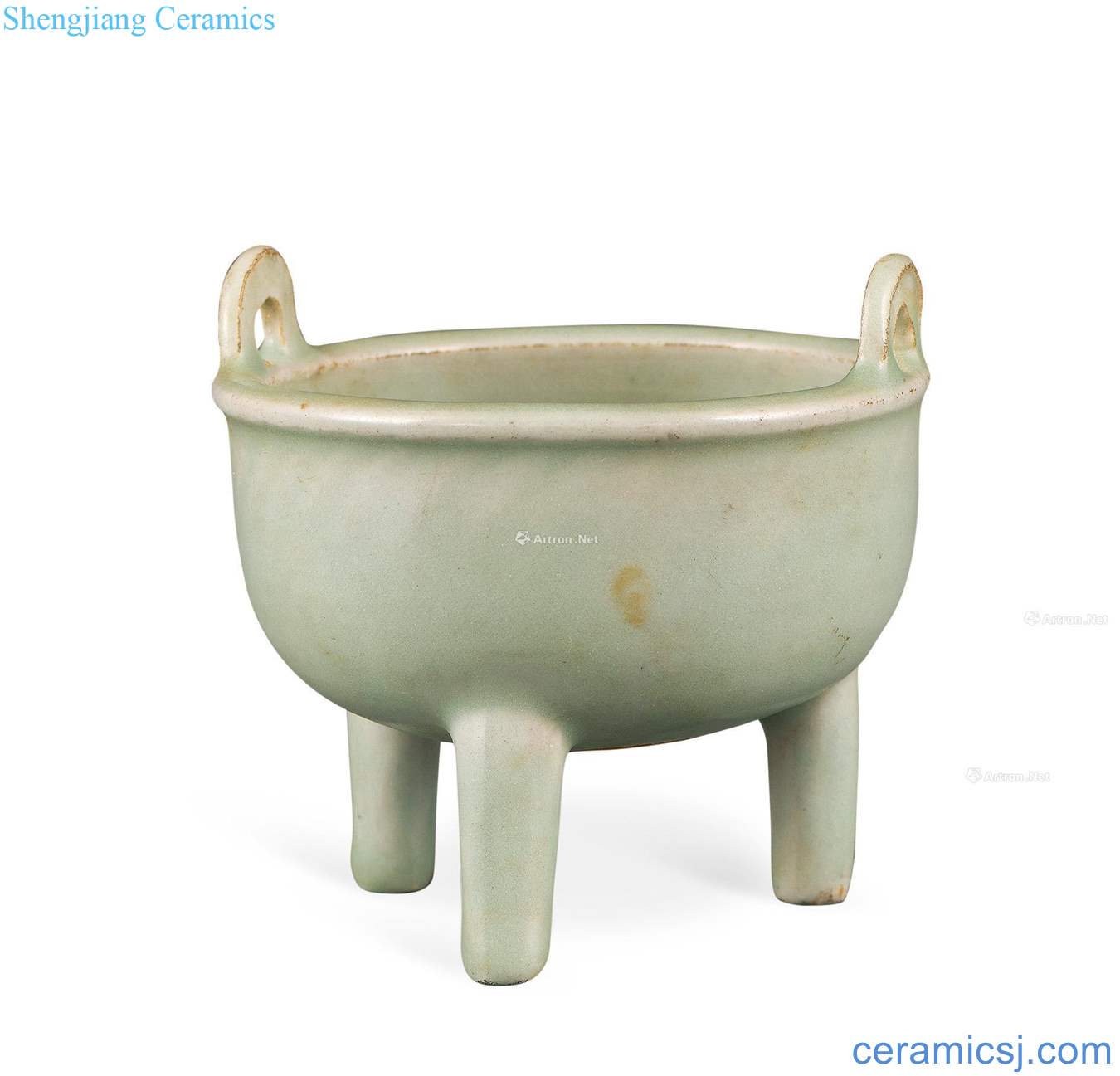 The southern song dynasty to yuan Longquan three-legged furnace