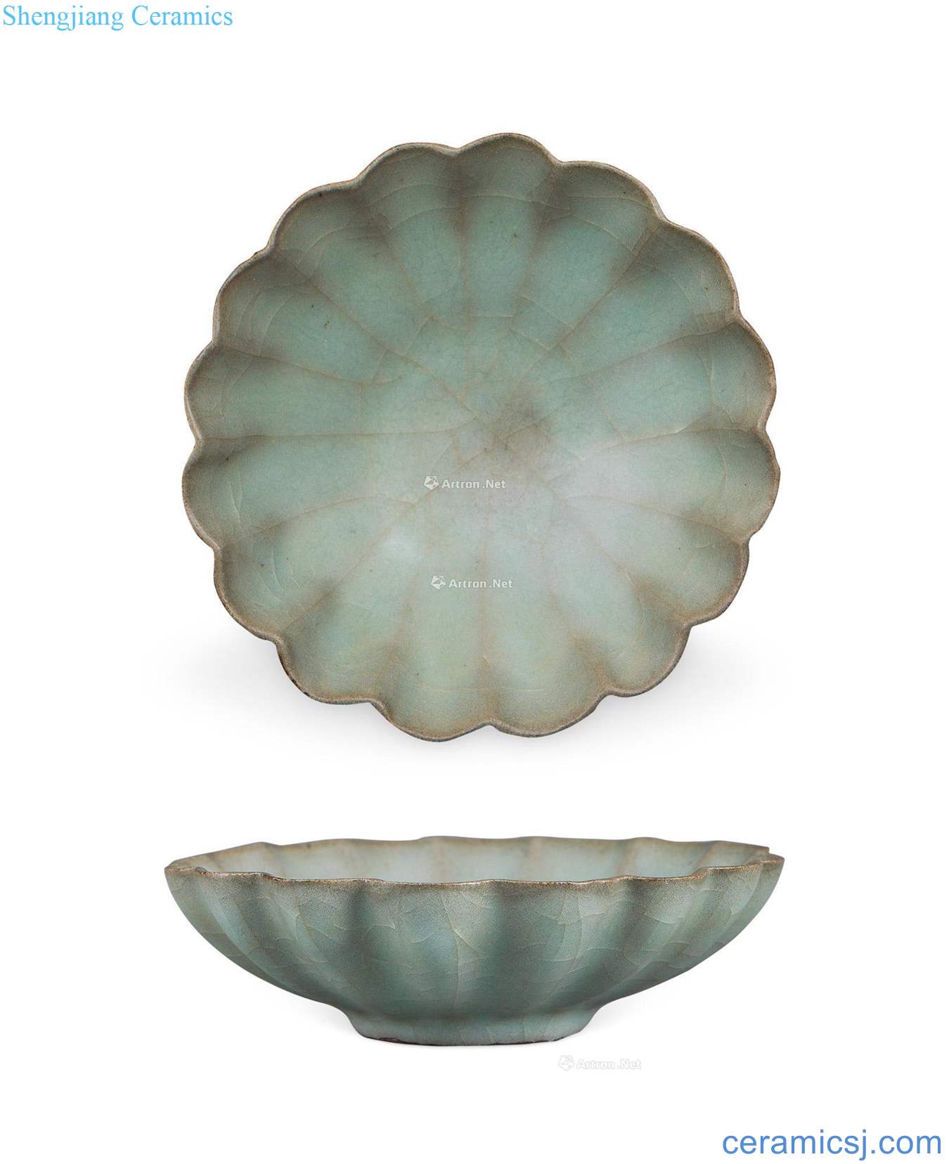 The southern song dynasty imperial chrysanthemum plate under rural places