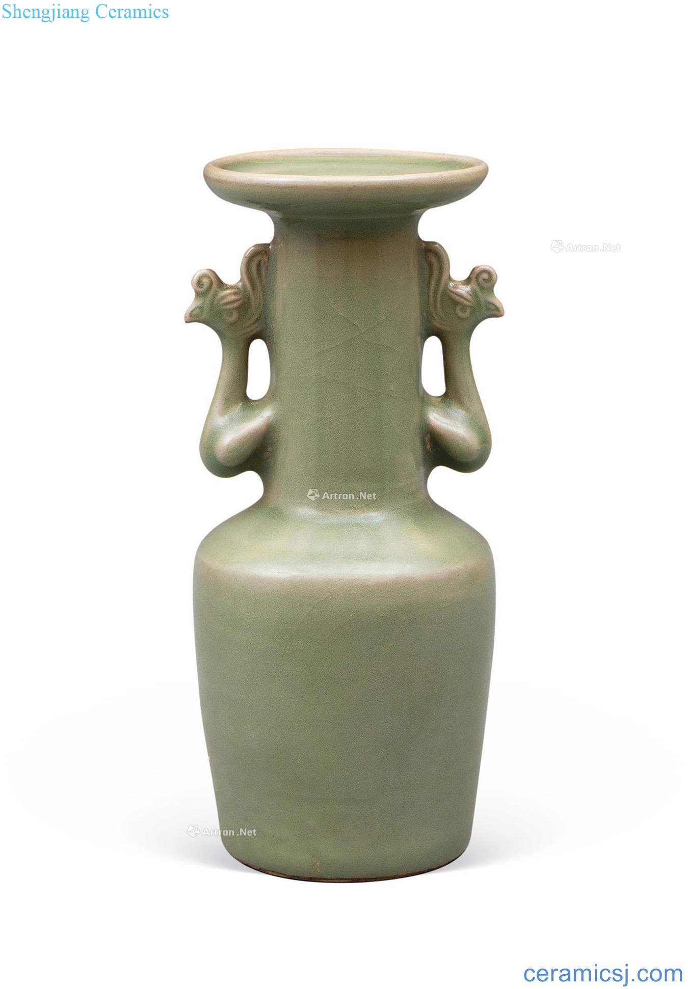 Ming Longquan celadon mallet bottle plum green double phoenix ear paper