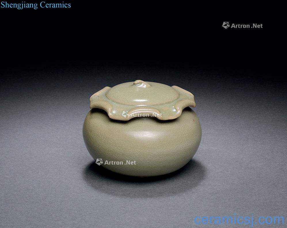 The song dynasty yao state kiln lotus leaf cover tank
