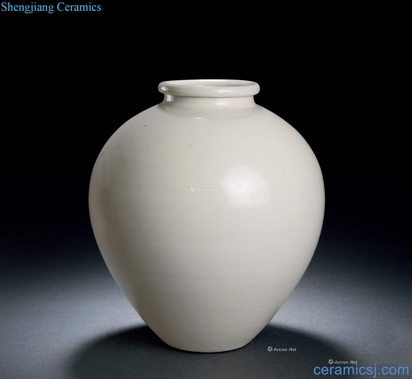 The tang dynasty Xing kiln white glazed pot in ten thousand