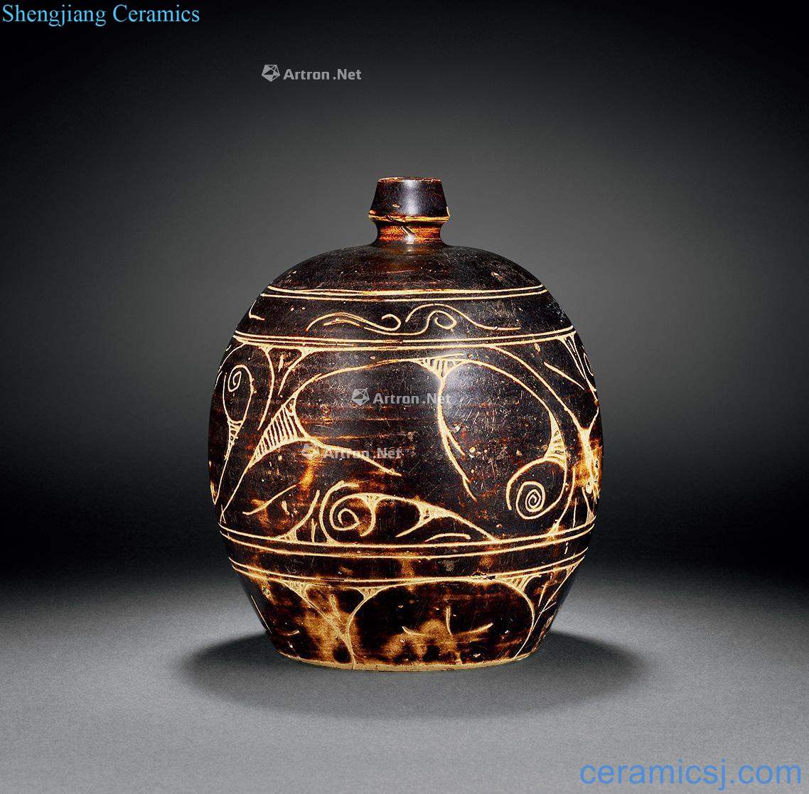 The song dynasty Magnetic state kiln black glaze carved plum bottle