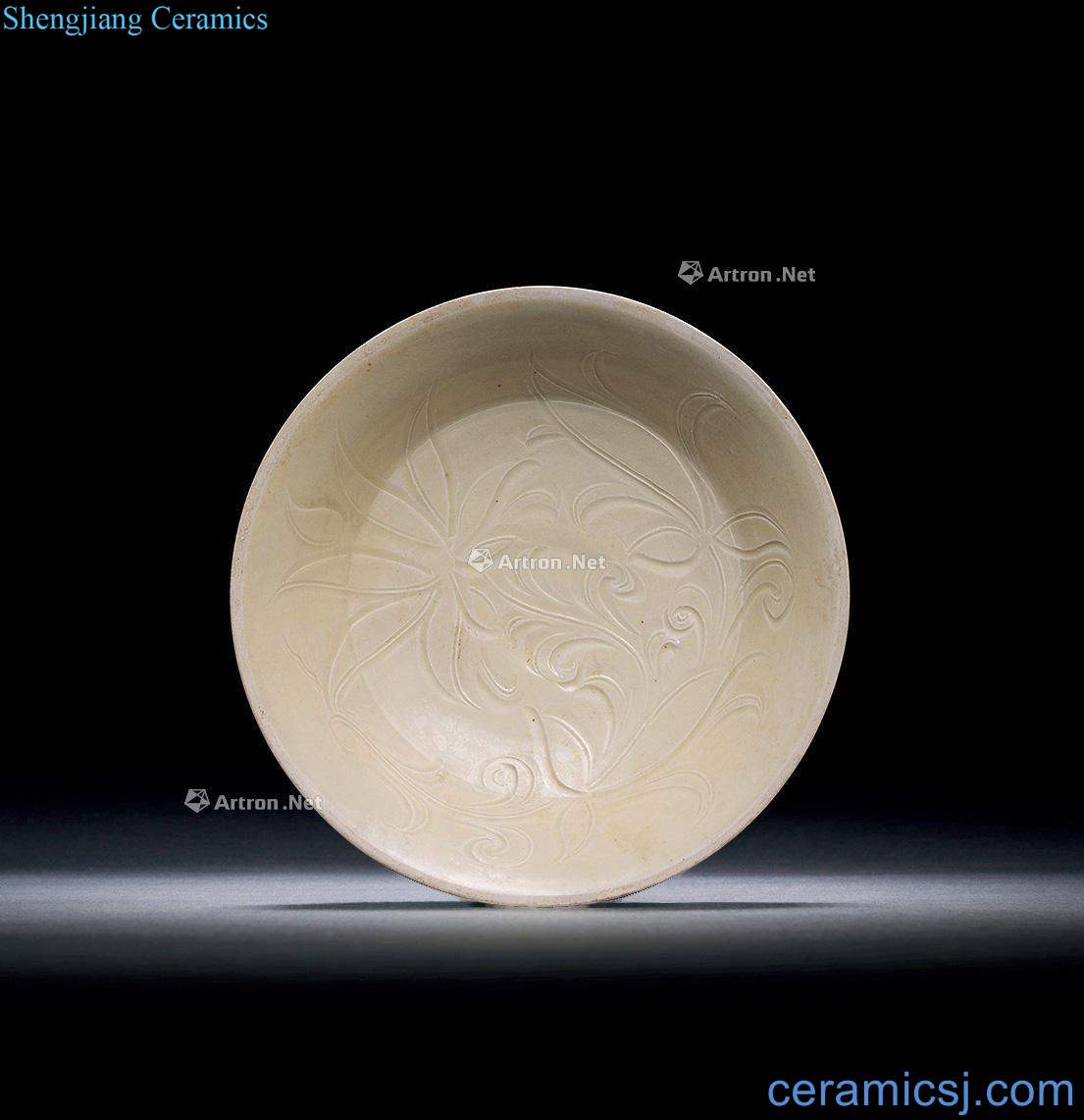 The song dynasty kiln carved decorative pattern plate