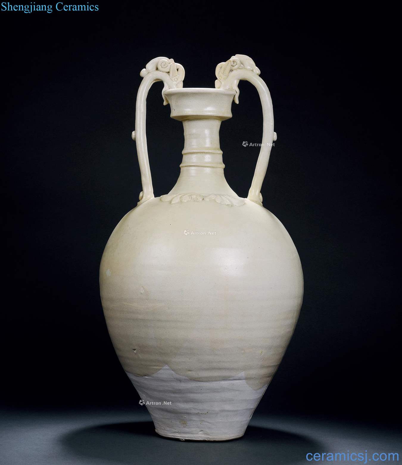 The tang dynasty White glazed ssangyong bottle