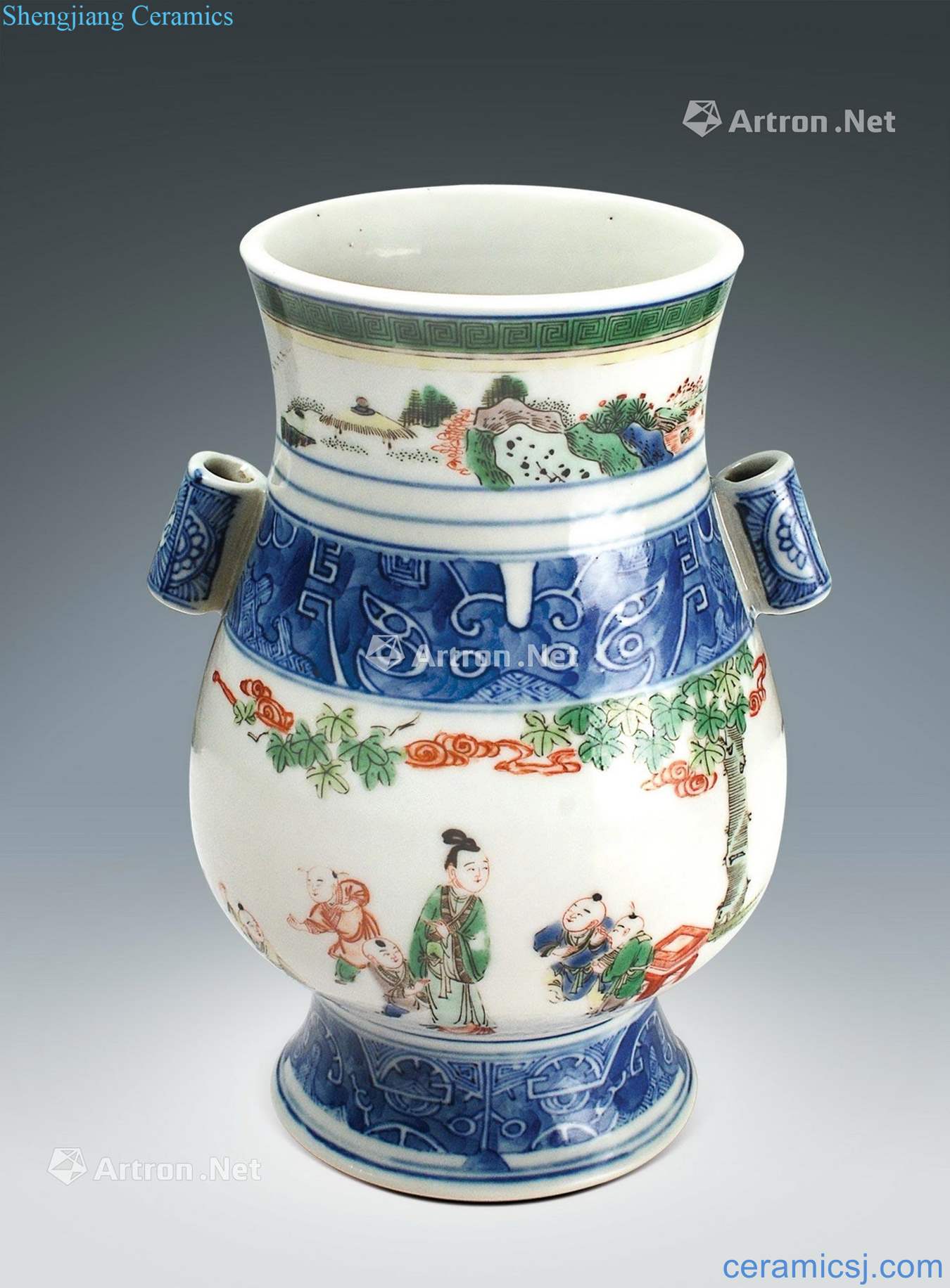 The qing emperor kangxi vase with a penetration of blue and white color class