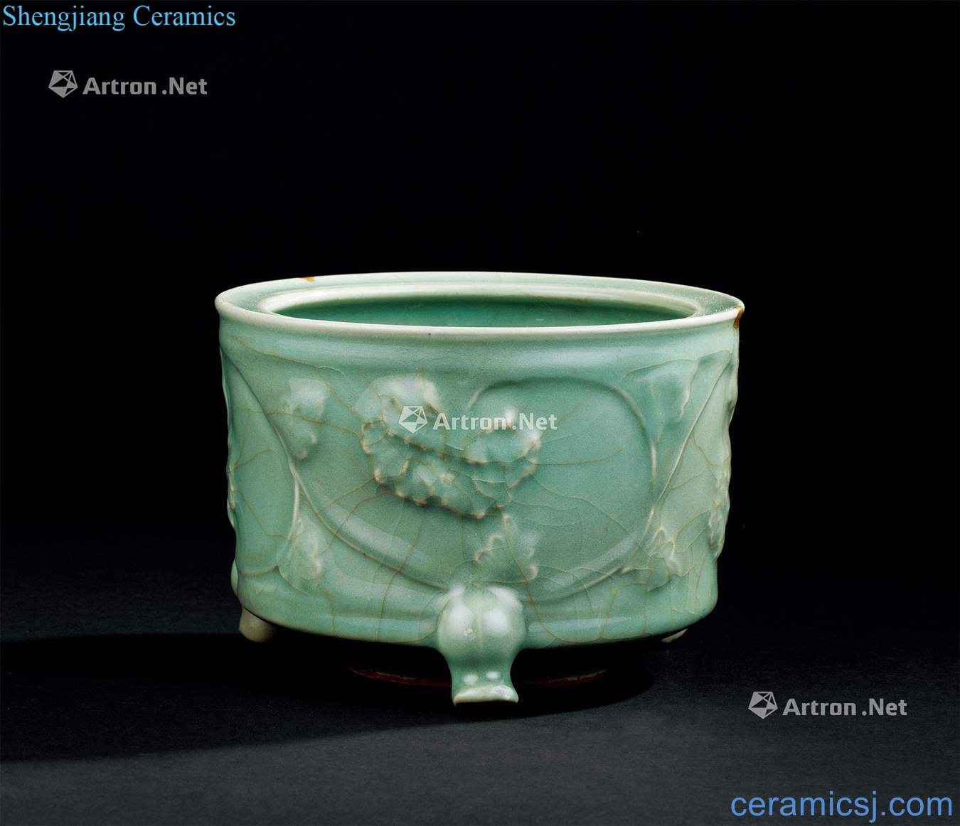 The song dynasty (960-1279), longquan celadon peony grains three-legged incense burner