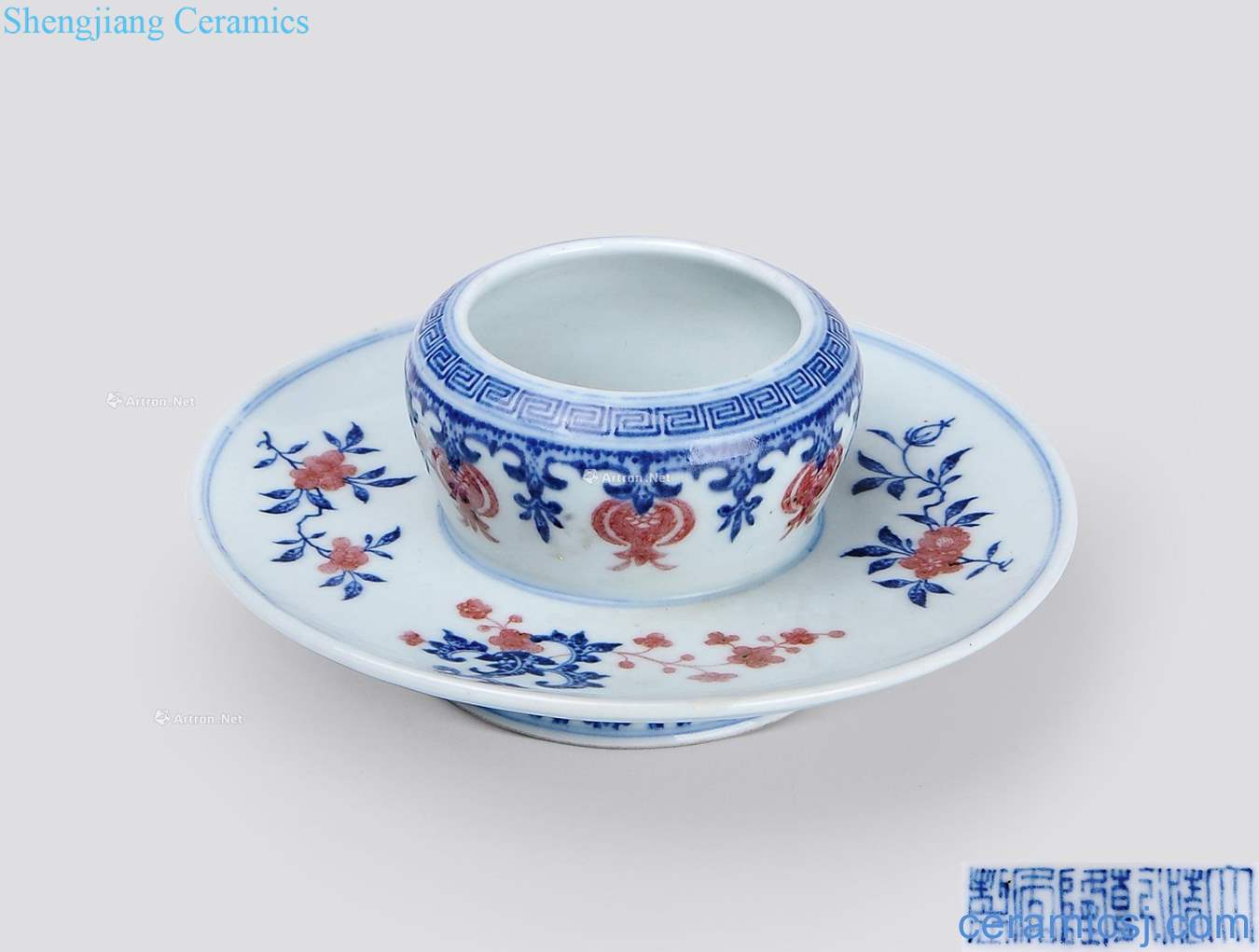 Qing qianlong Blue and white youligong red fruit grain to light