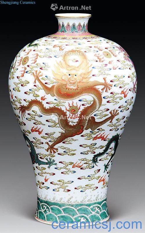 Qing qianlong enamel paint dragon bottle