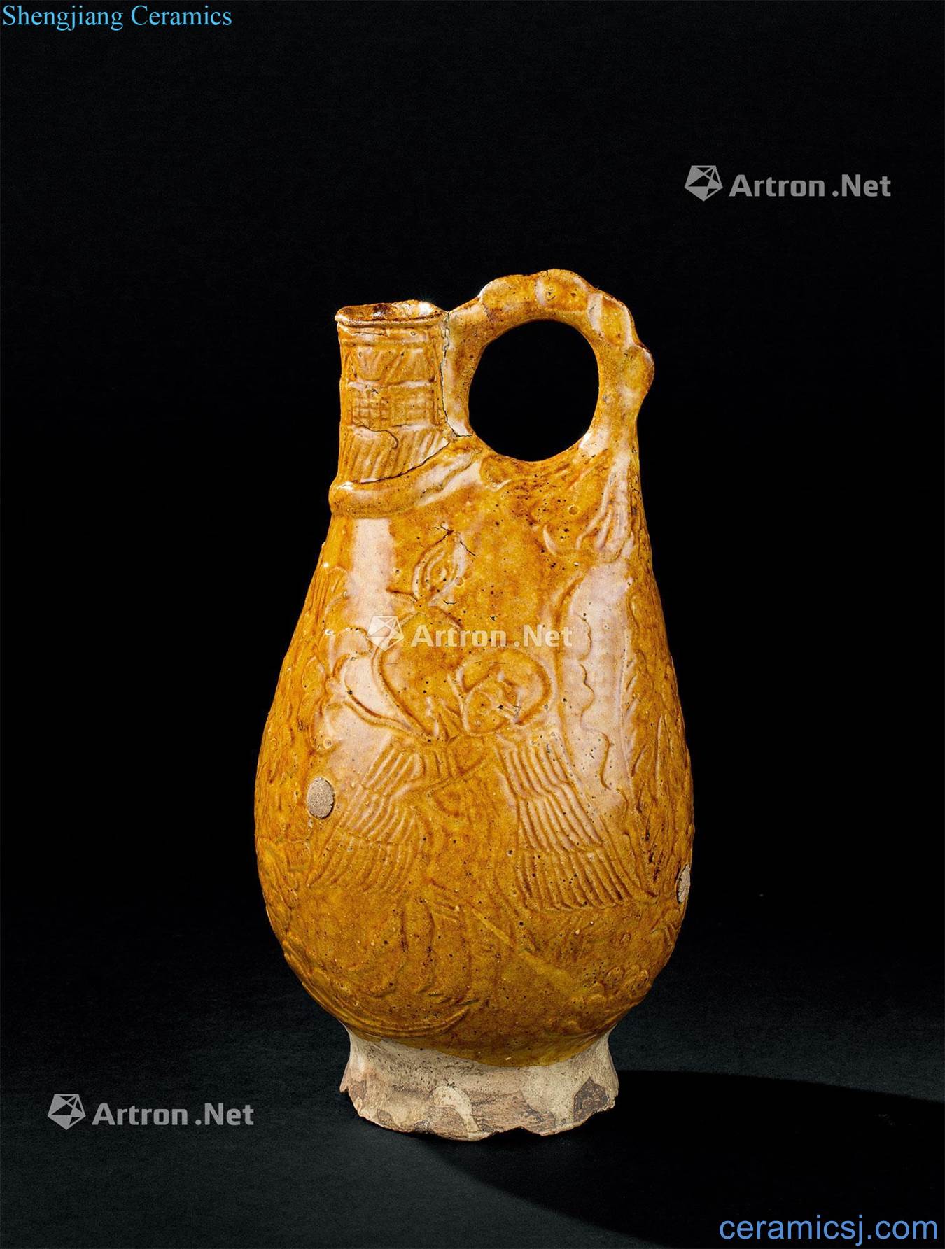 Liao dynasty (916-1125), yellow glazed pot of skins