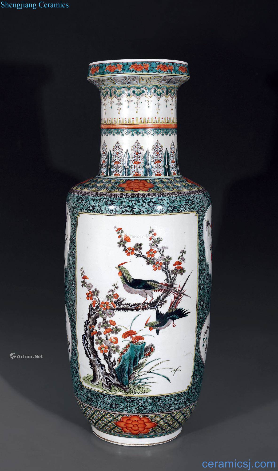 Qing medallion flower-and-bird lines were bottles of colorful brocade