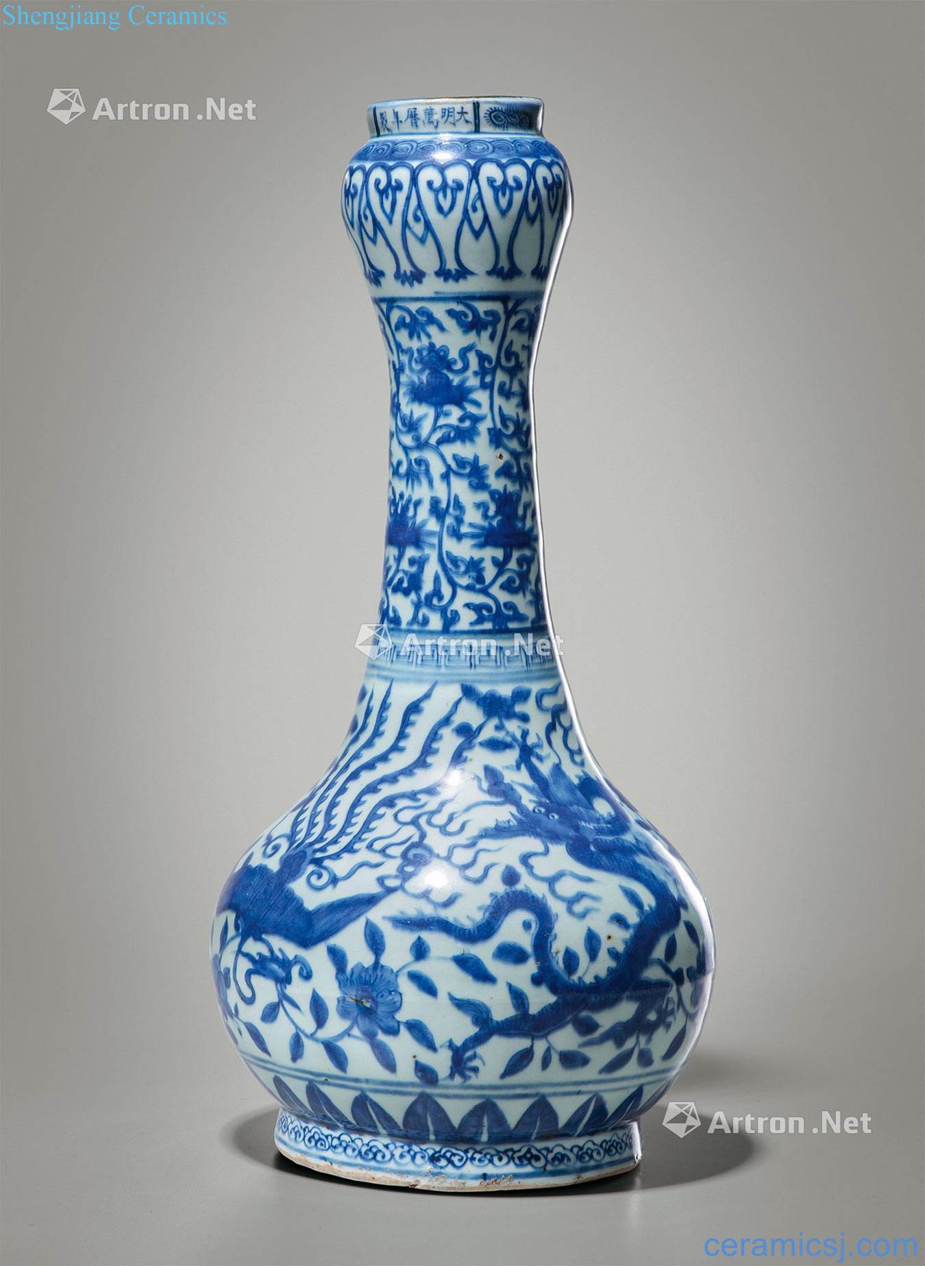 Ming wanli Blue and white floral longfeng grain big bottles of garlic