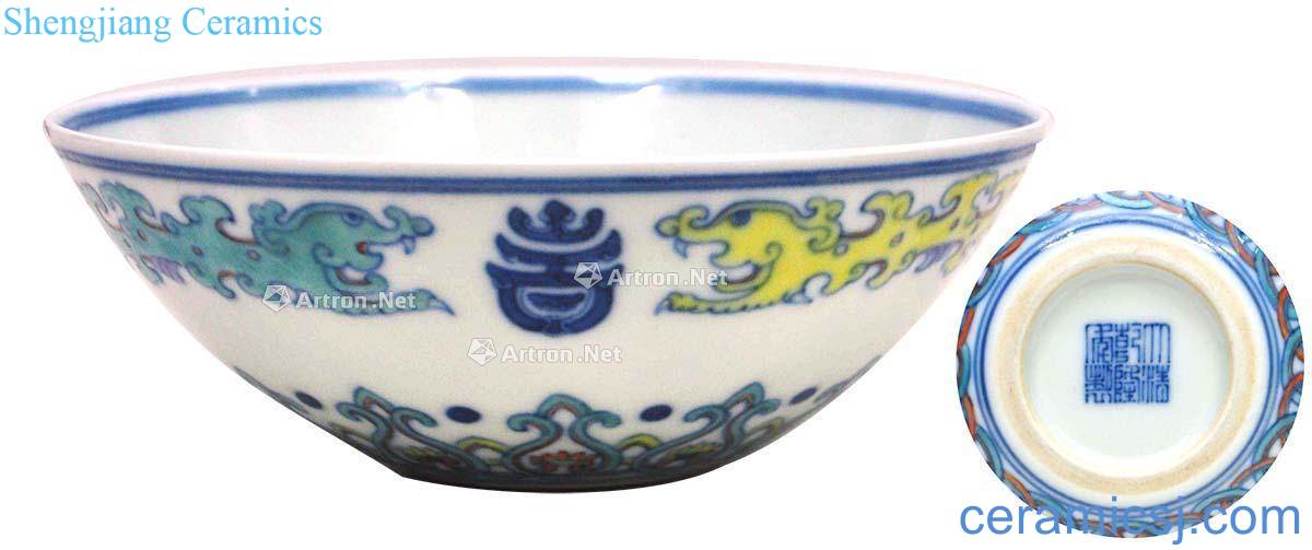 Qing qianlong dou dragon grain lie the foot bowl
