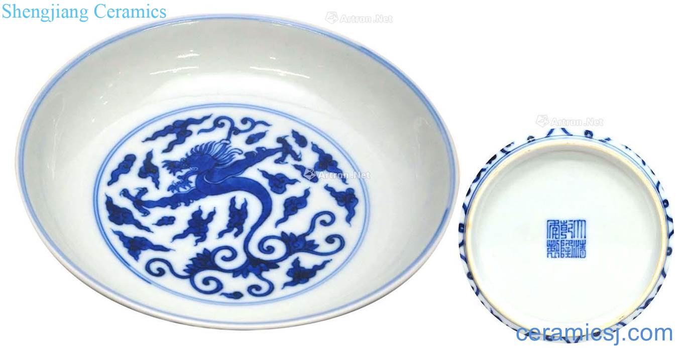 Qing qianlong Blue and white dragon disc