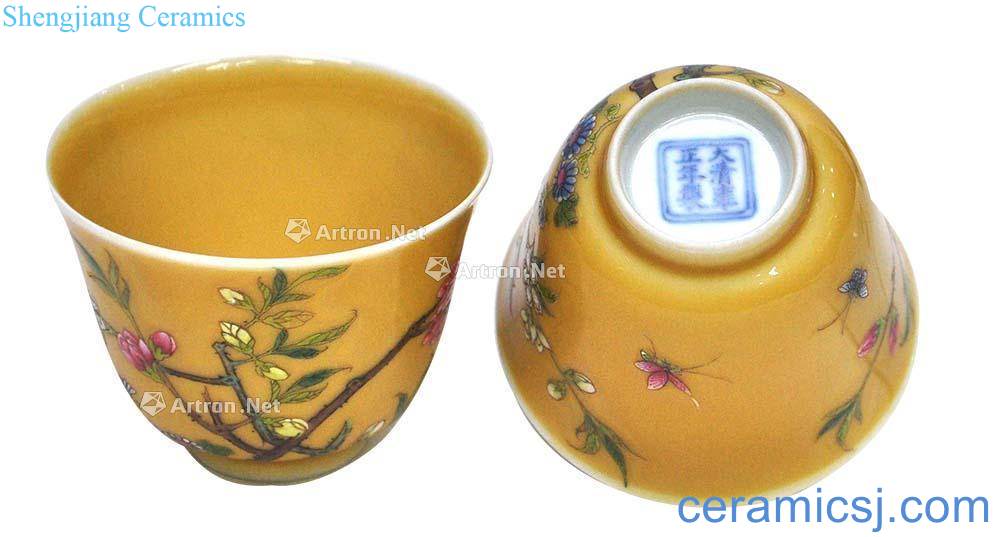 Clear pastel yellow flower disc grain cup (a)