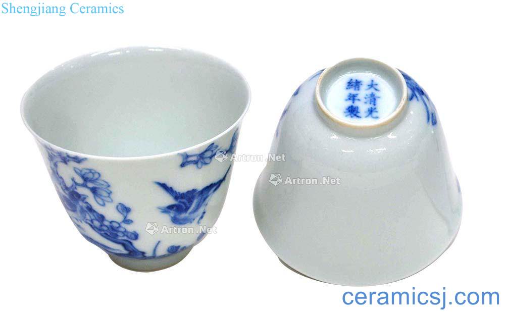 Qing guangxu Blue and white flower on grain cup (a)