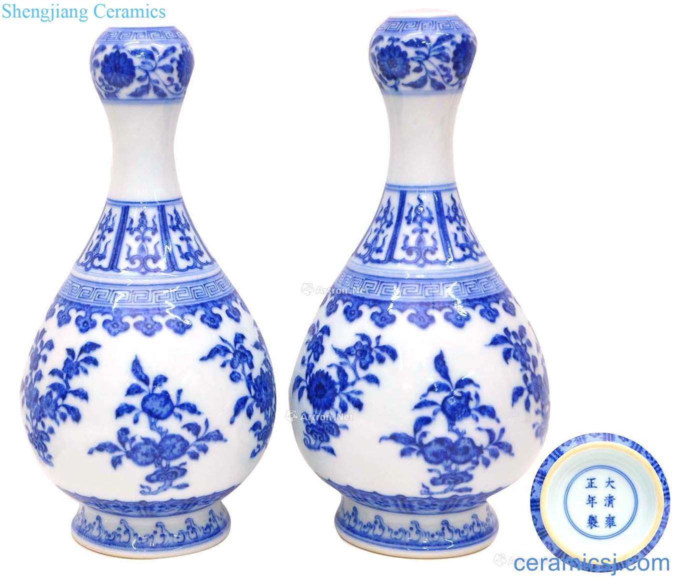 Qing dynasty blue-and-white sanduo garlic bottles