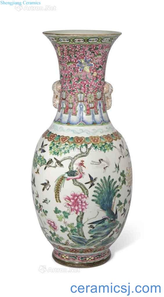 Qing dynasty in the early 19th century Powder enamel figure bottles