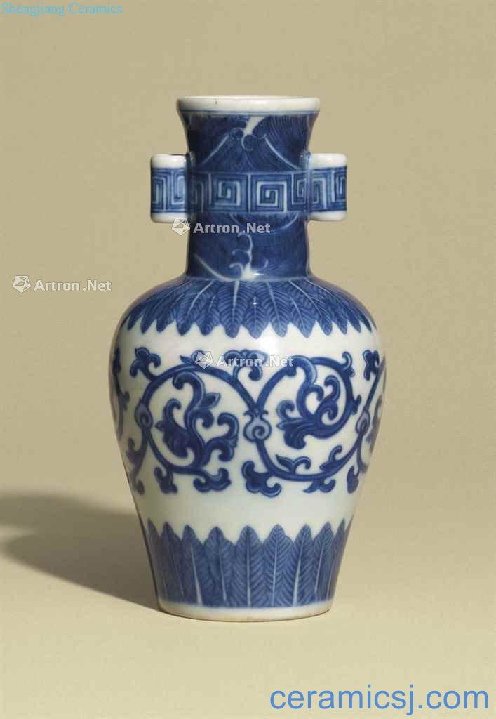 DAOGUANG SIX - CHARACTER SEAL MARK IN UNDERGLAZE BLUE AND OF THE PERIOD (1821-1850), A MING - STYLE BLUE AND WHITE ARROW VASE