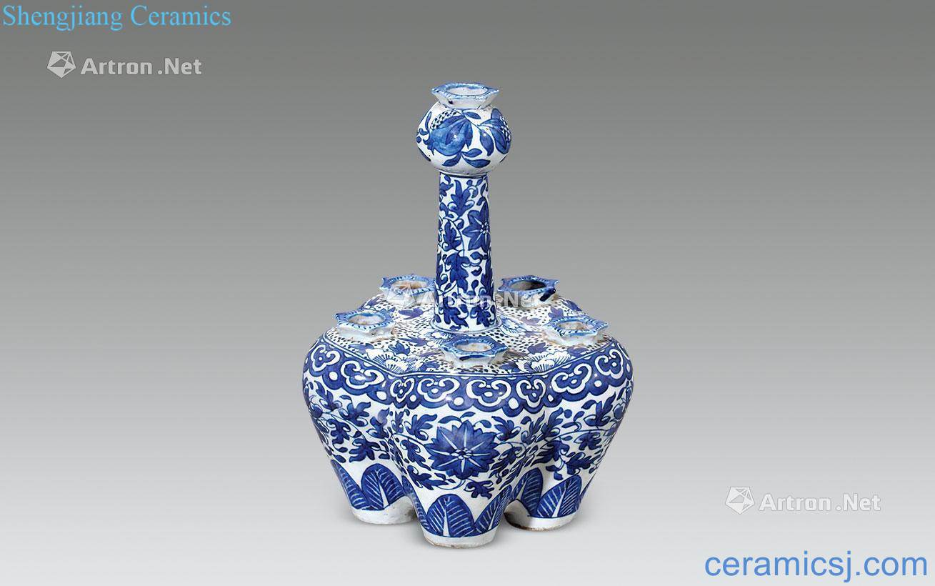 qing Blue and white flower five hole