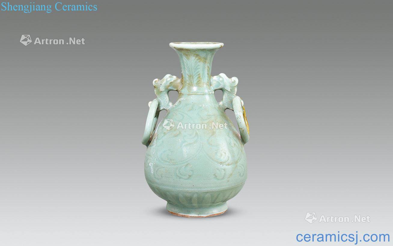 yuan Longquan flower vase with a ring