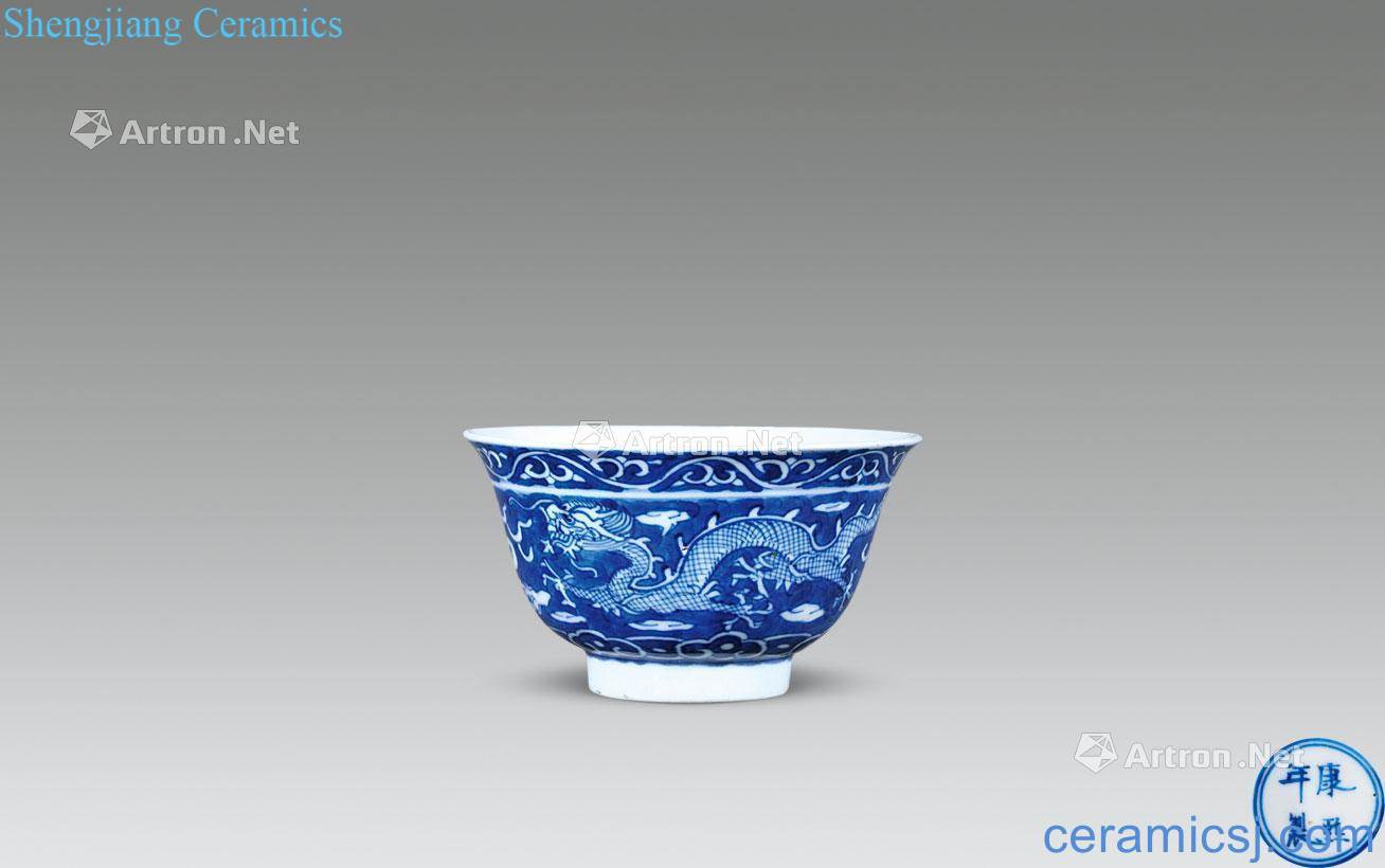 qing Blue and white dragon playing pearl bowl