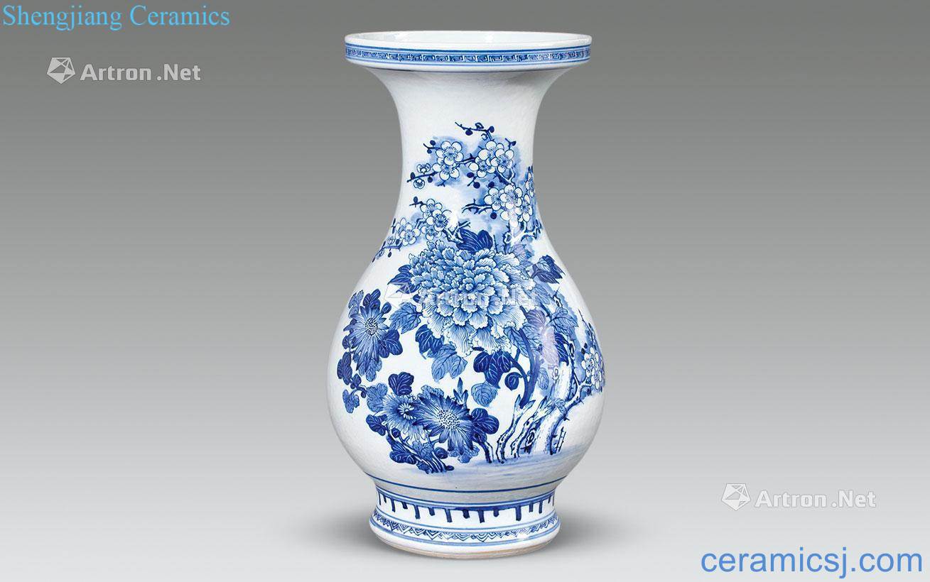 Qing dynasty blue and white peony grains dish buccal bottle