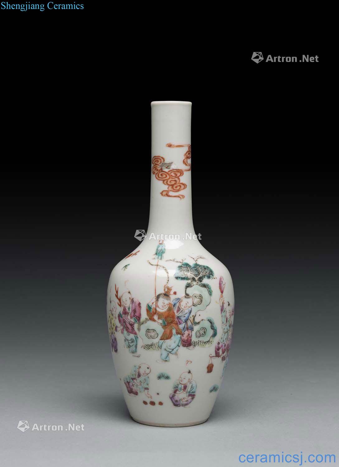 Qing powder enamel vase in the 19th century