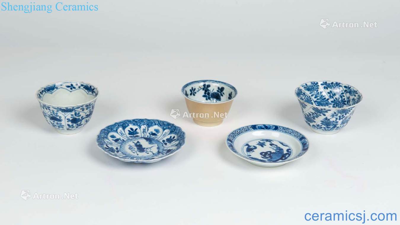 Kangxi porcelain cups and saucers (group a)
