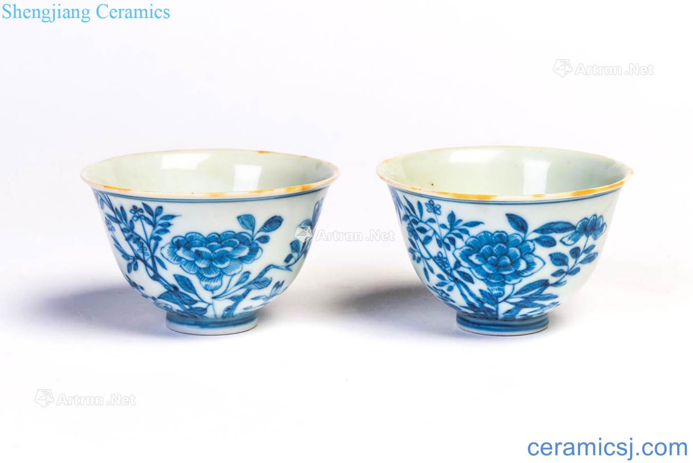 The end of the 19th century in the late qing dynasty to the early twentieth century Blue and white cup (a)