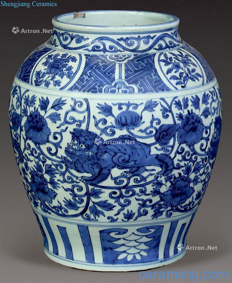 Ming Blue and white flower pot lion