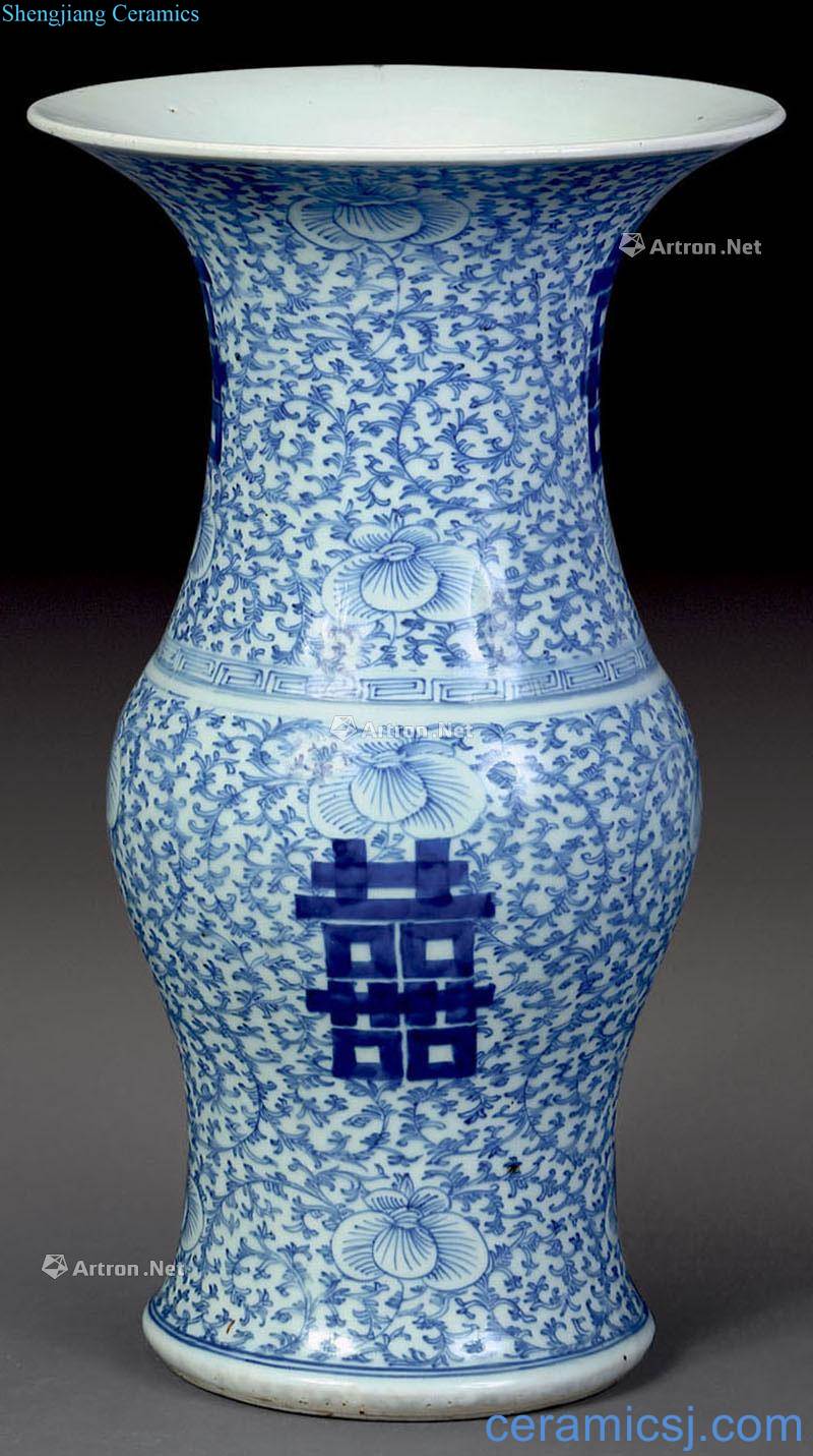 Qing daoguang Blue and white lotus design happy character vase with flowers