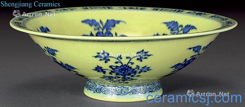 qing Yellow to blue and white flower bowls