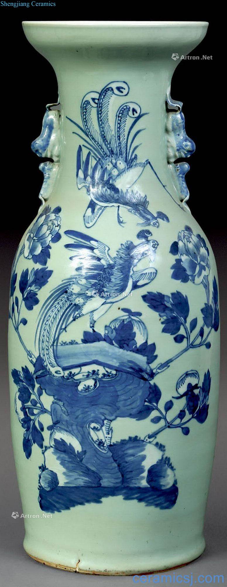 qing Pea green blue and white grain bottle