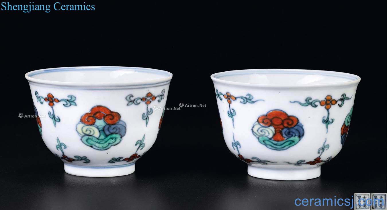 Ming wanli Bucket color goes well with moire cup (pair).
