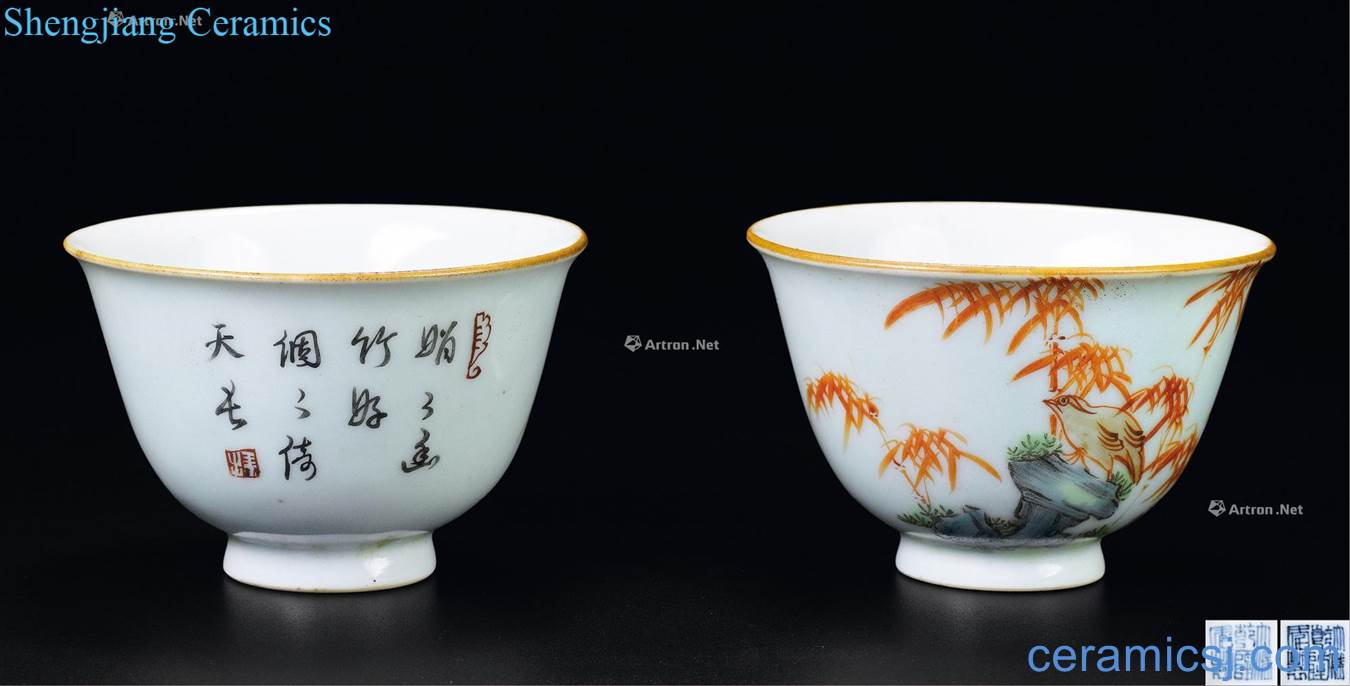Qing qianlong pea green glaze enamel bamboo report peaceful poetry cup (a)