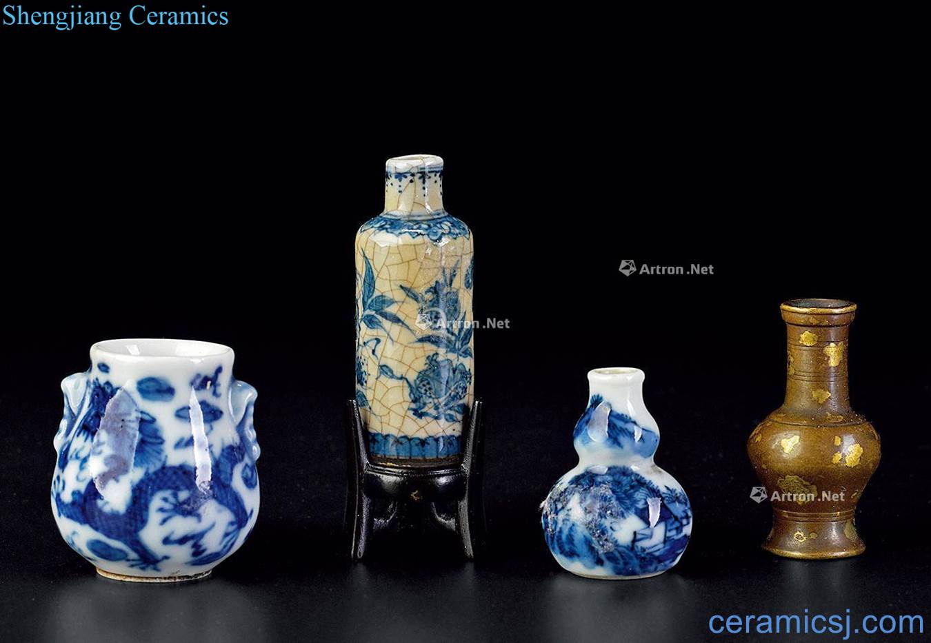 Small clear blue bottle, copper bottle (four pieces)