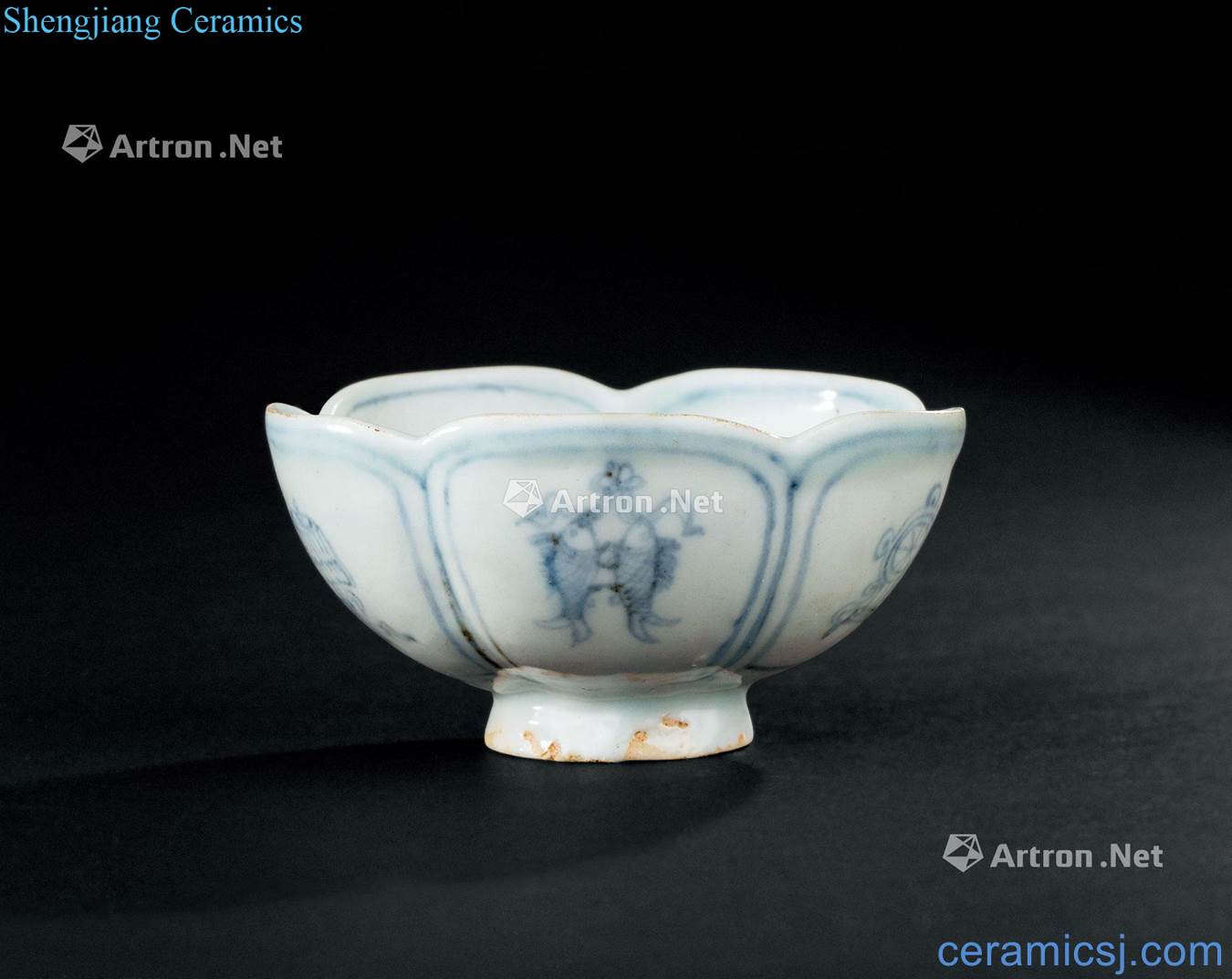 At the end of the yuan Ming Blue and white sweet grain quincunx cup