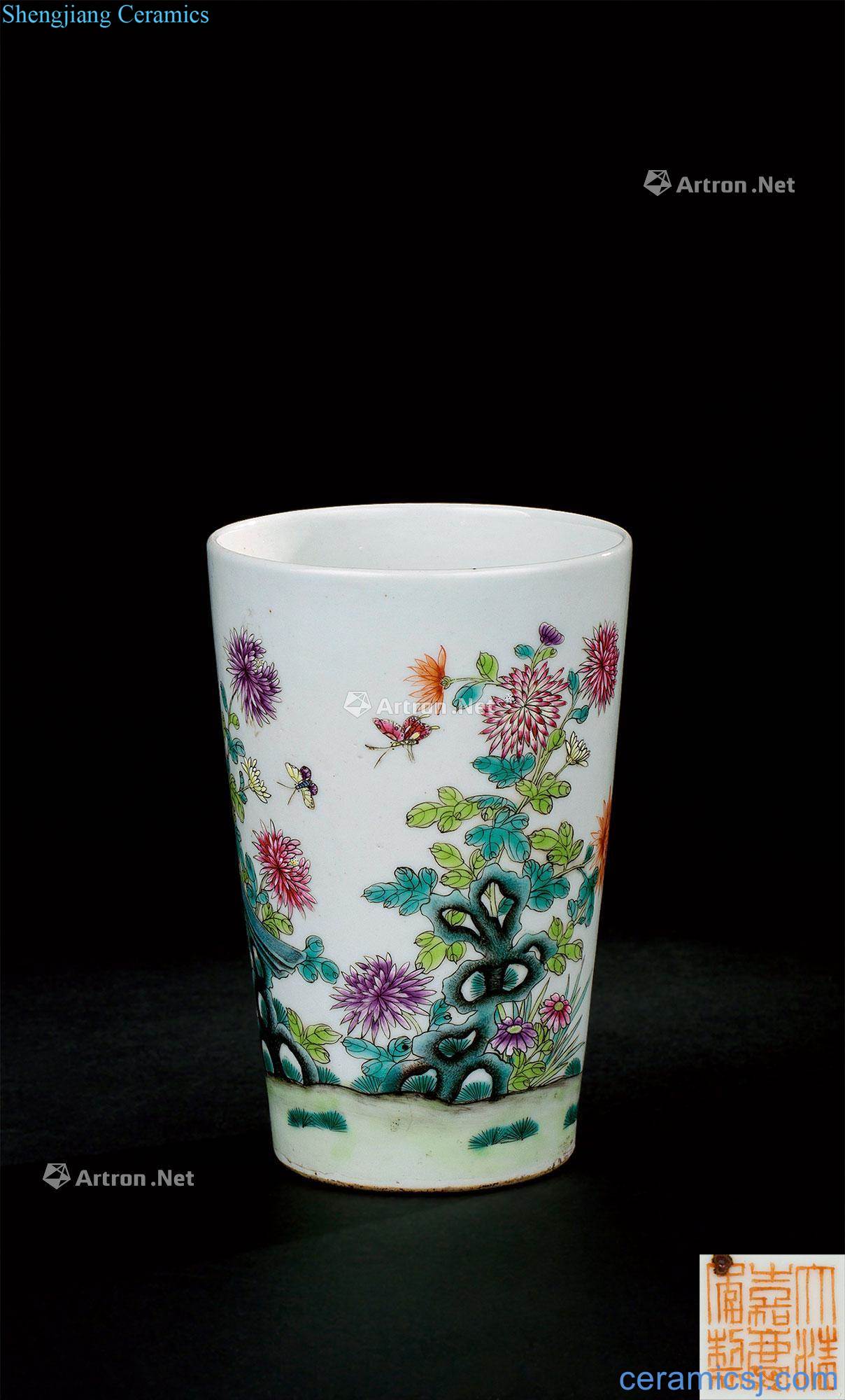 In the qing dynasty (1644 ~ 1911) pastel flowers butterfly tattoo bottle