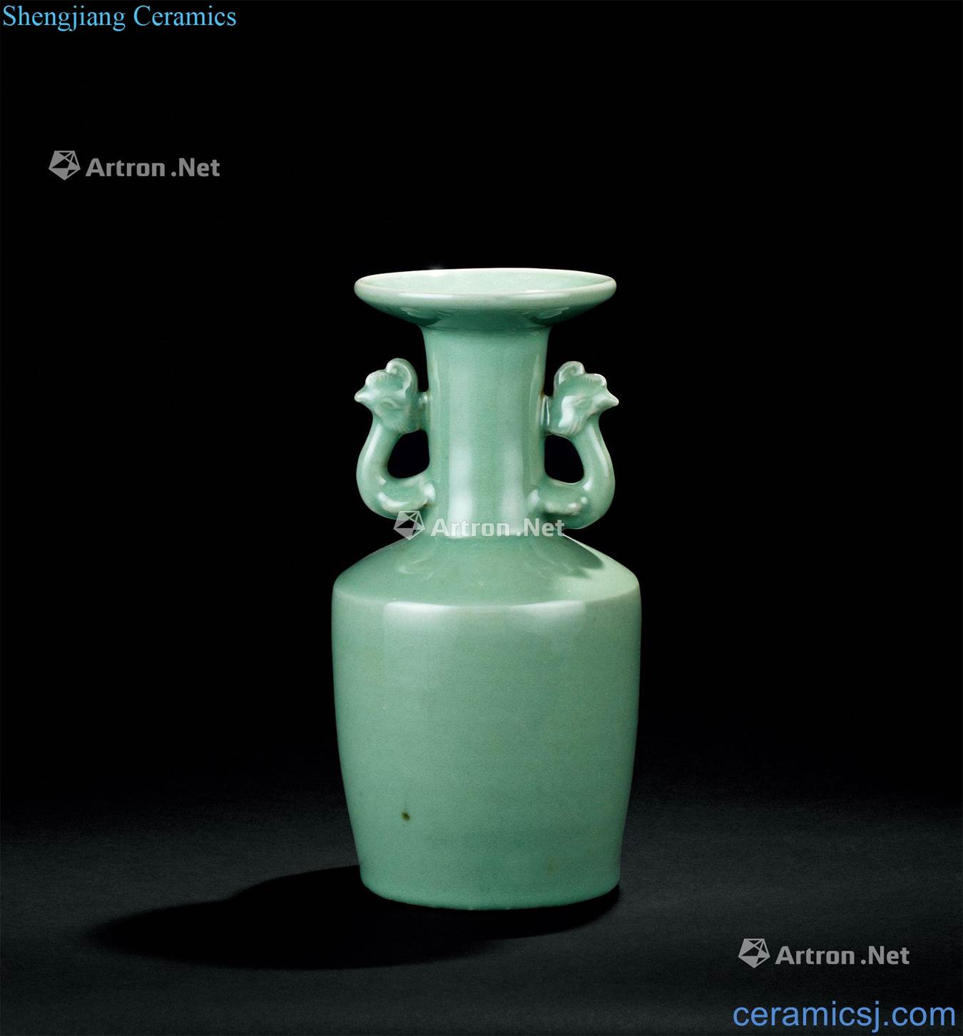 The yuan dynasty to Ming dynasty (1279 ~ 1644) celadon vase with a double phoenix