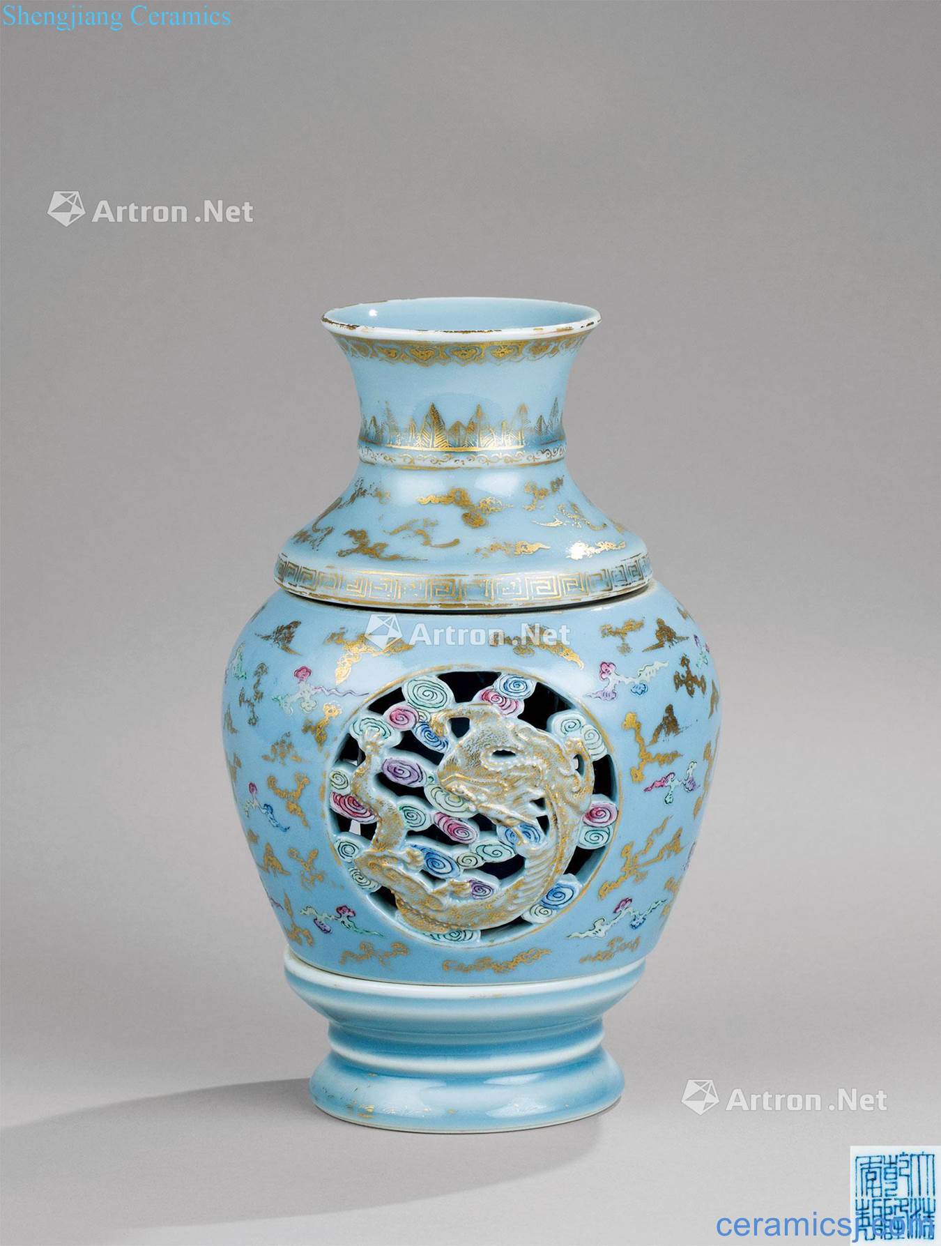 In the qing dynasty (1644 ~ 1911) azure glaze enamel paint hollow-out YunLongWen revolving bottles