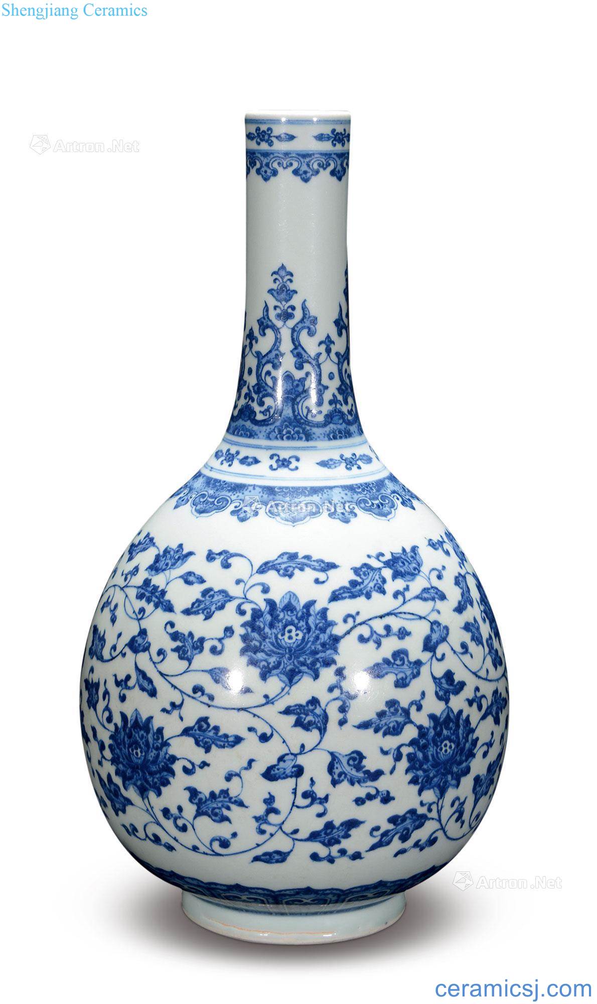 Qing qianlong Blue and white lotus flower hammer the bottle