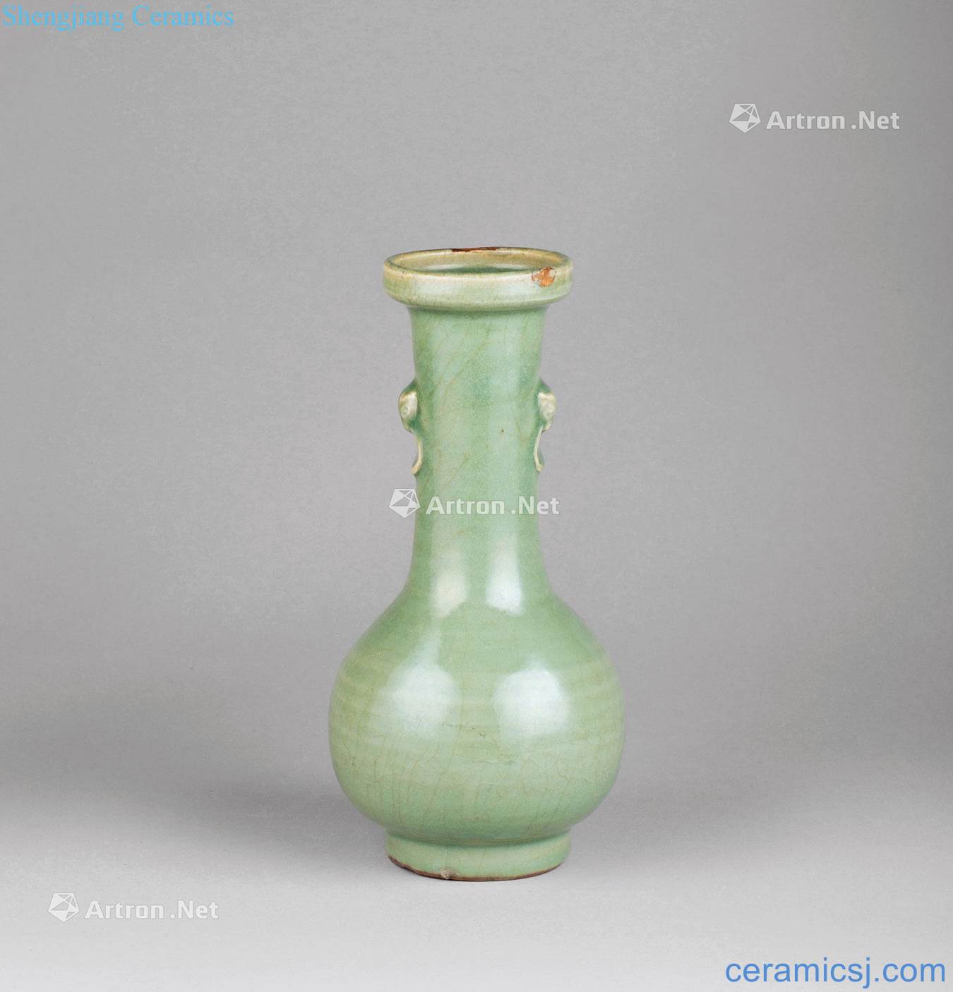 The yuan dynasty (1279 ~ 1368) longquan celadon double door knocker ear the flask